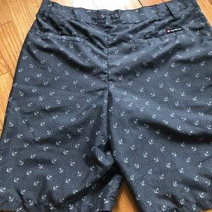 SOLD Men’s airwalk skater flat from shorts